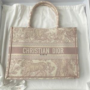 Christian dior médium pink tote … new